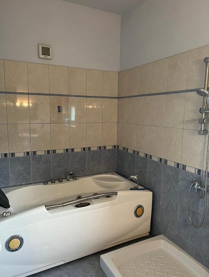 Guest House Pulake ベラト エクステリア 写真