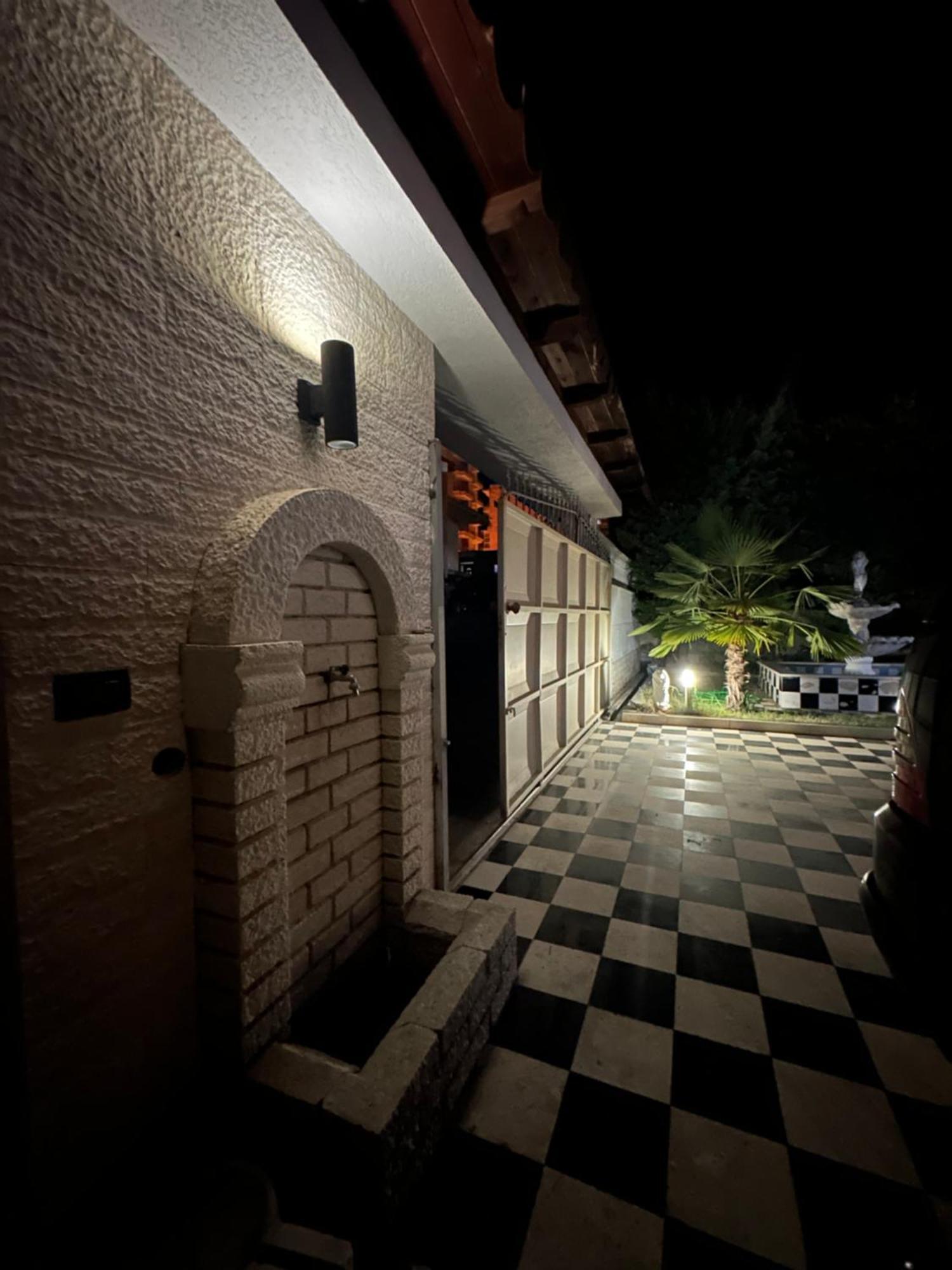 Guest House Pulake ベラト エクステリア 写真