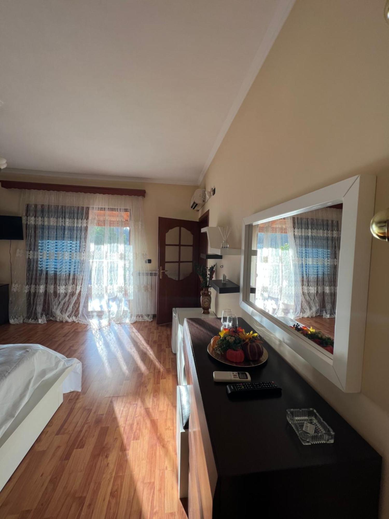 Guest House Pulake ベラト エクステリア 写真