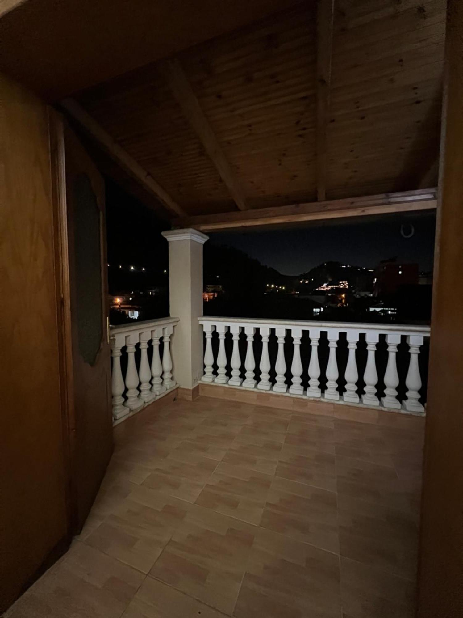 Guest House Pulake ベラト エクステリア 写真