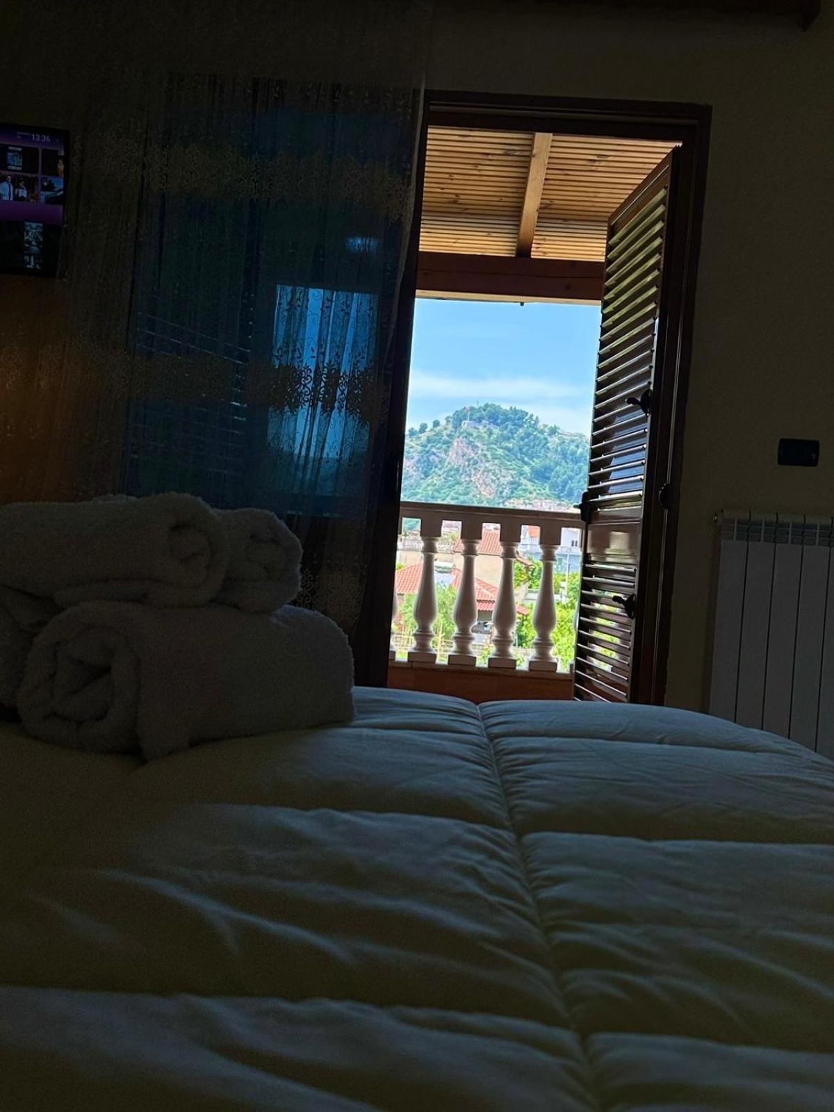Guest House Pulake ベラト エクステリア 写真