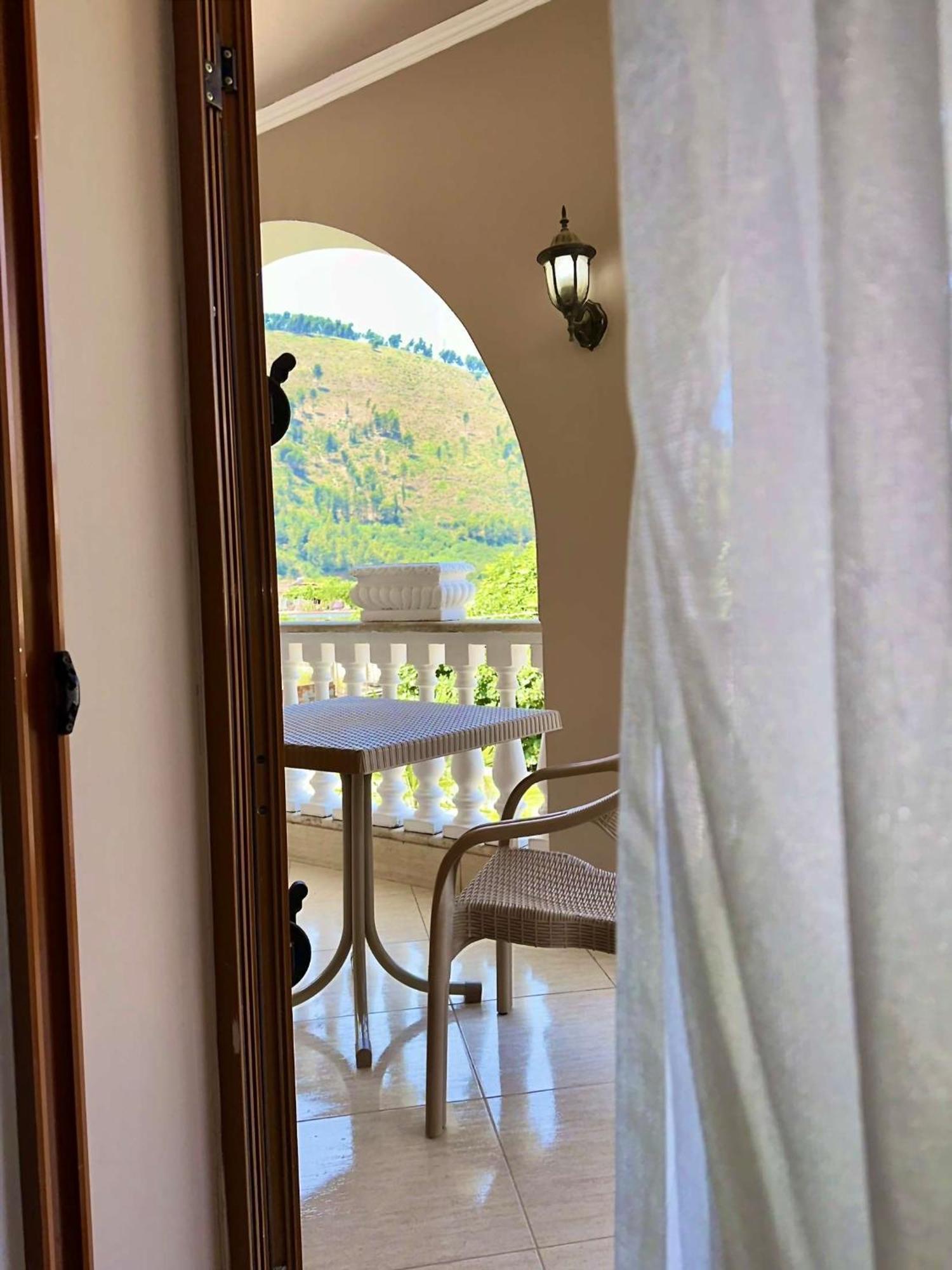 Guest House Pulake ベラト エクステリア 写真