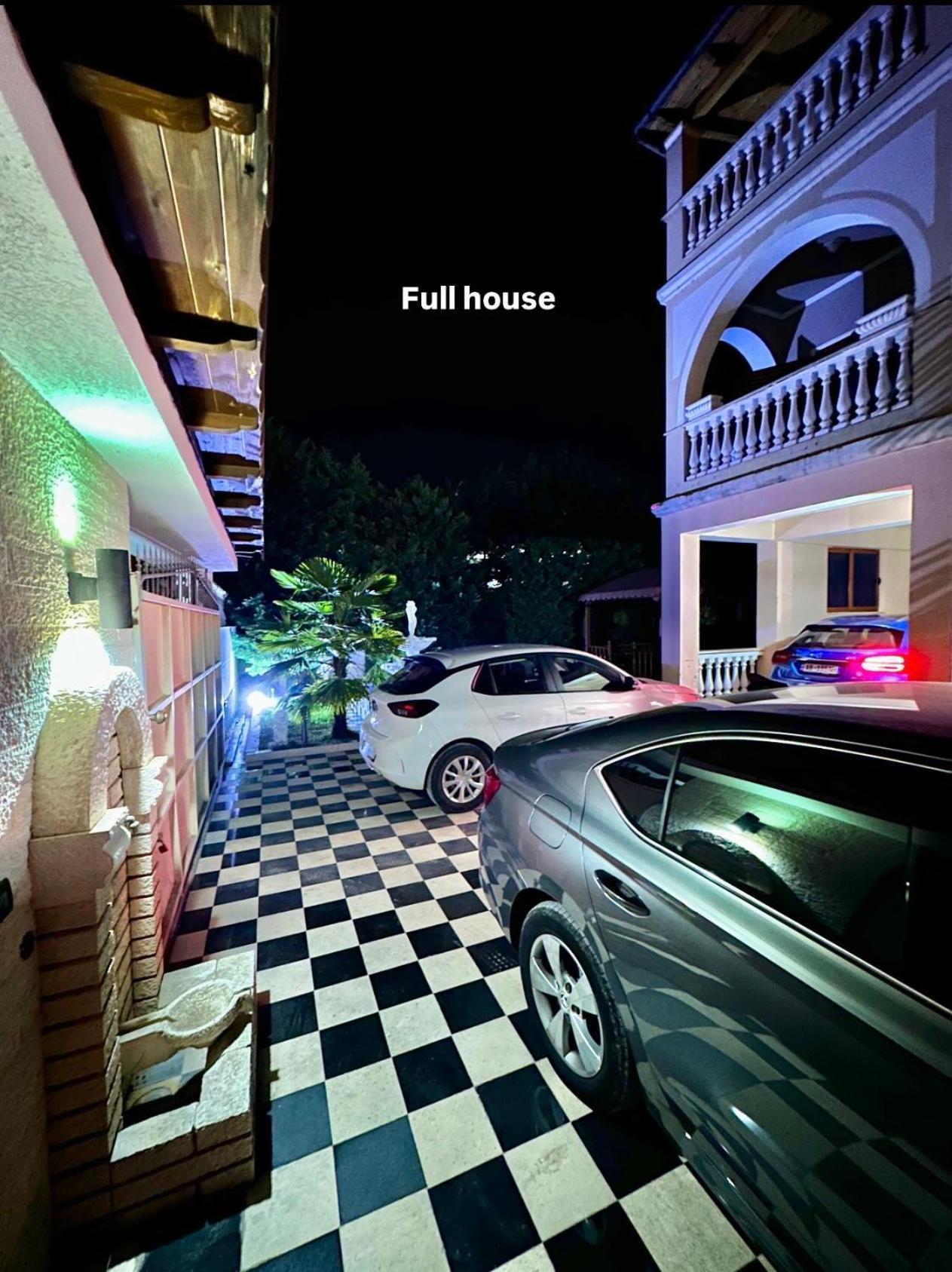 Guest House Pulake ベラト エクステリア 写真